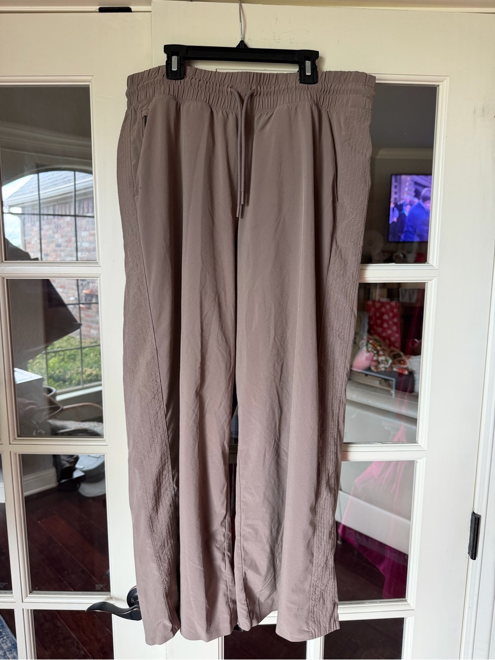 Athleta Avenue Crop Pants Size 16 Tall Tan Wide Leg Travel Pants Zipper Pockets